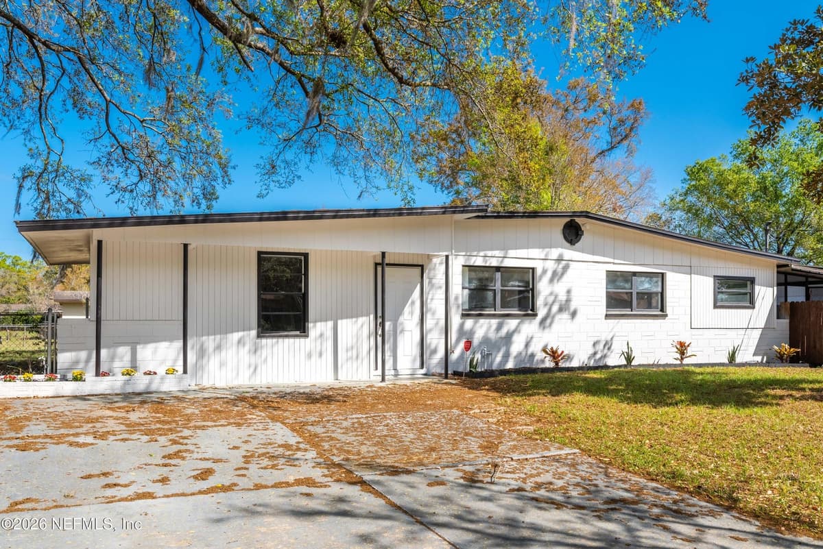 7541 STRATO Road, Jacksonville, FL 32210 2