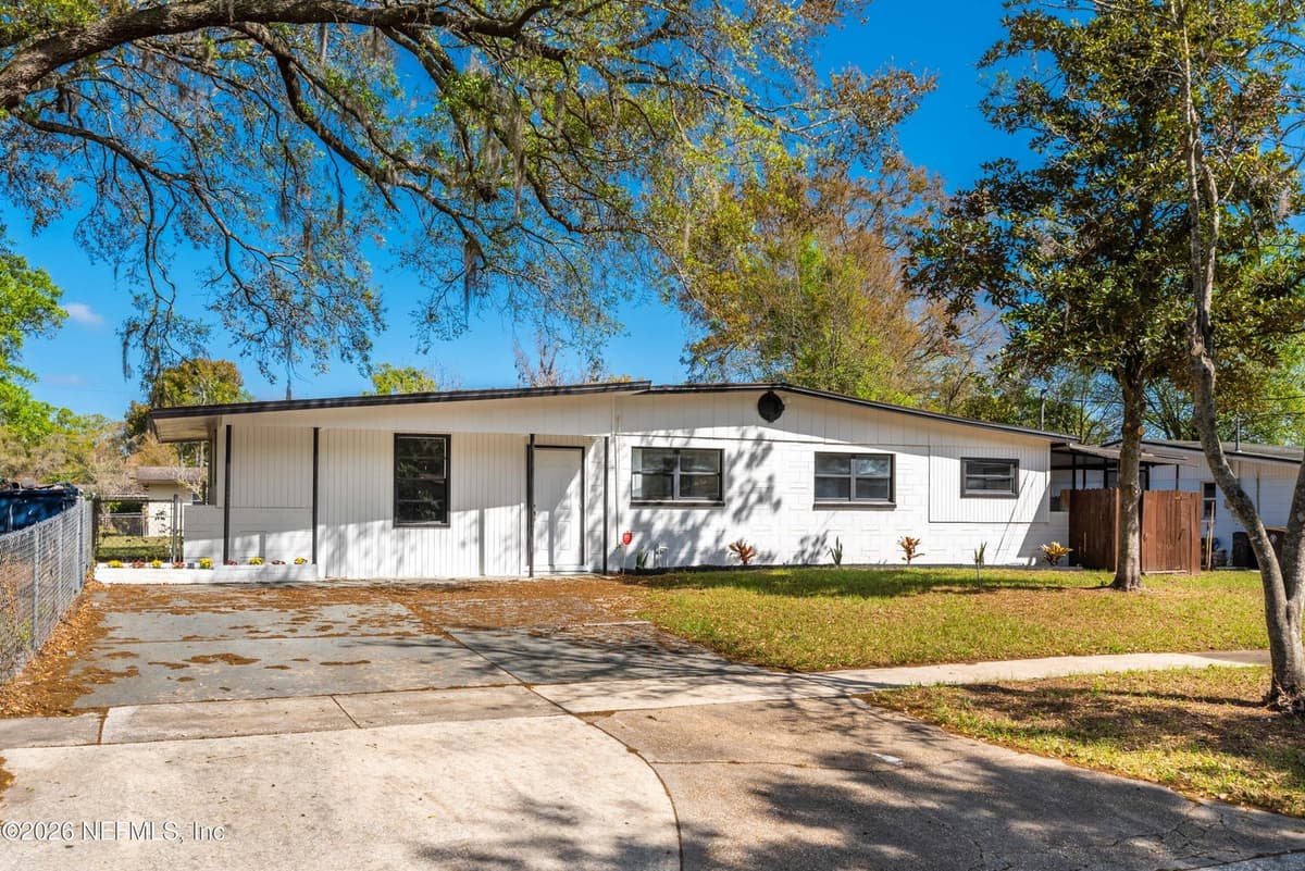 7541 STRATO Road, Jacksonville, FL 32210 3