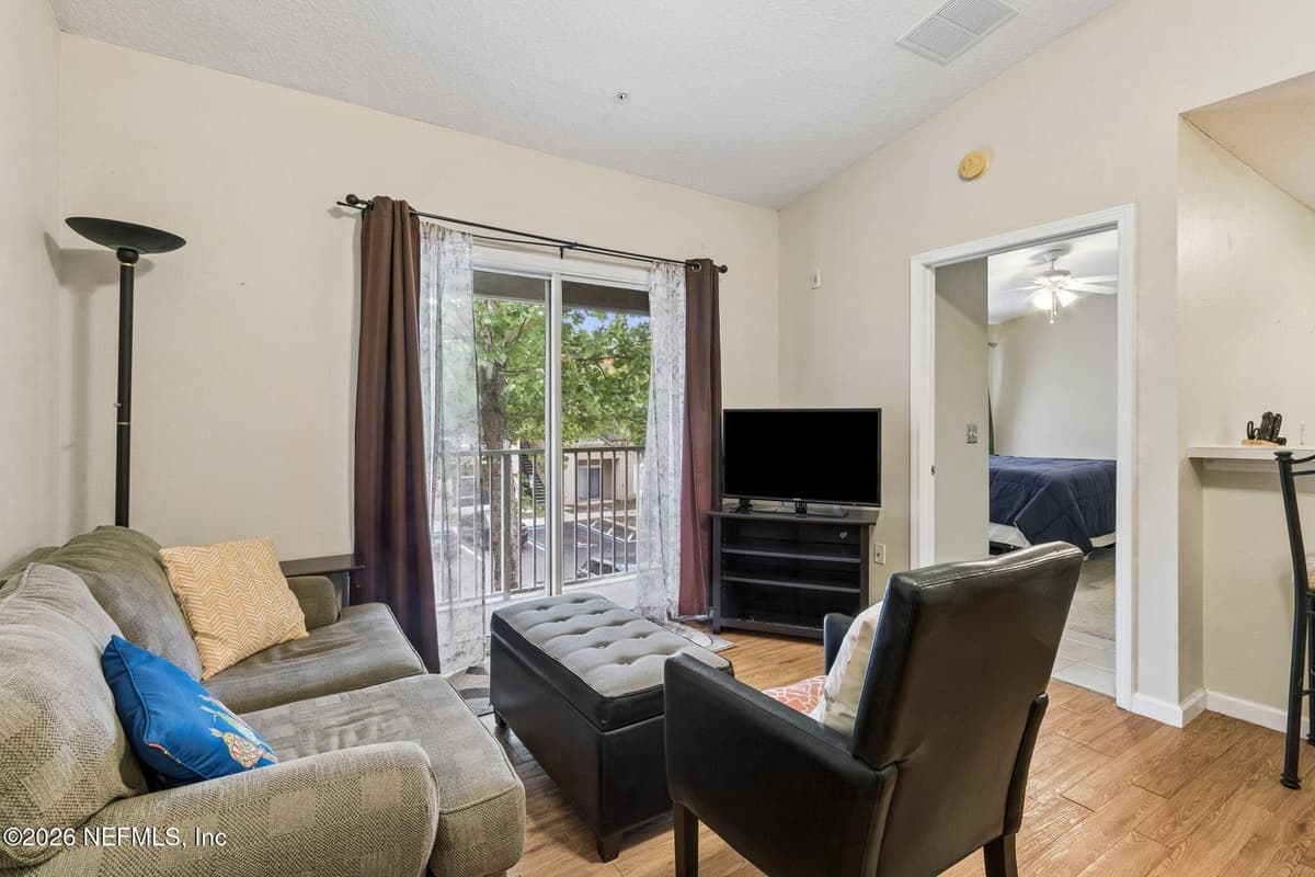 6075 MAGGIES Circle 113, Jacksonville, FL 32244 3