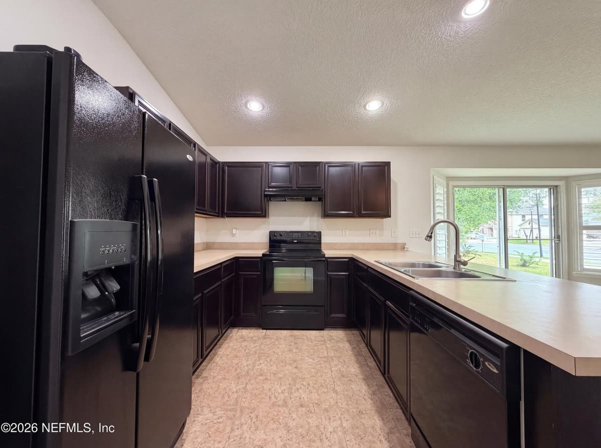 11862 ALEXANDRA Drive, Jacksonville, FL 32218 2