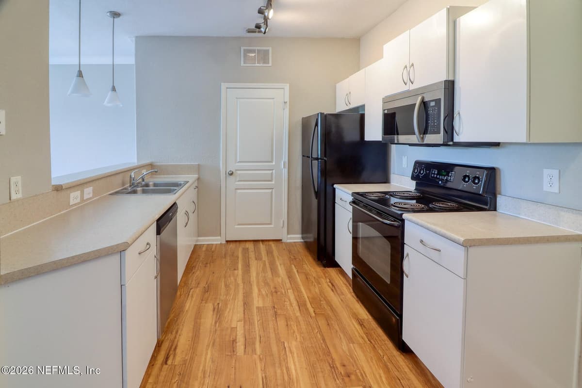 8290 GATE Parkway W 1115, Jacksonville, FL 32216 3