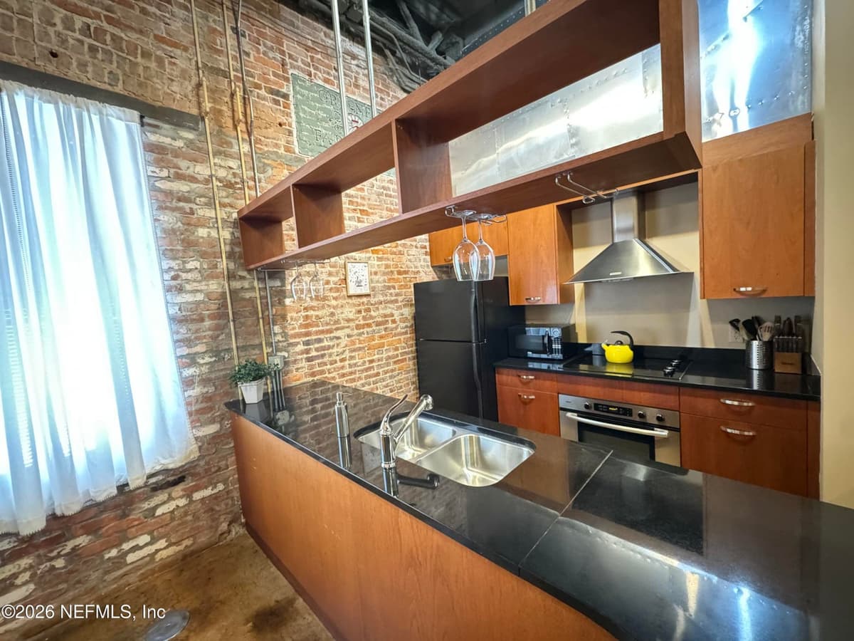 1050 HENDRICKS Avenue 103, Jacksonville, FL 32207 2