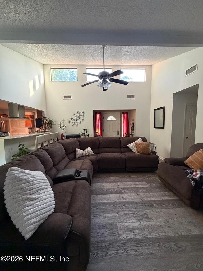 4235 QUEENSWAY Drive, Jacksonville, FL 32257 3