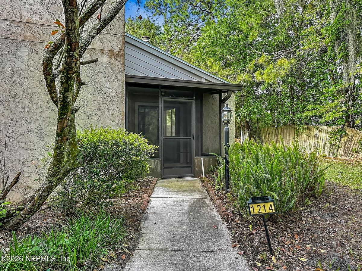 3801 CROWN POINT Road 1214, Jacksonville, FL 32257 3