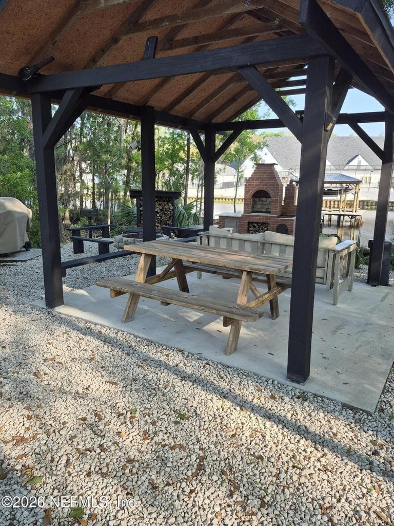 6093 HYDE PARK Circle, Jacksonville, FL 32210 2