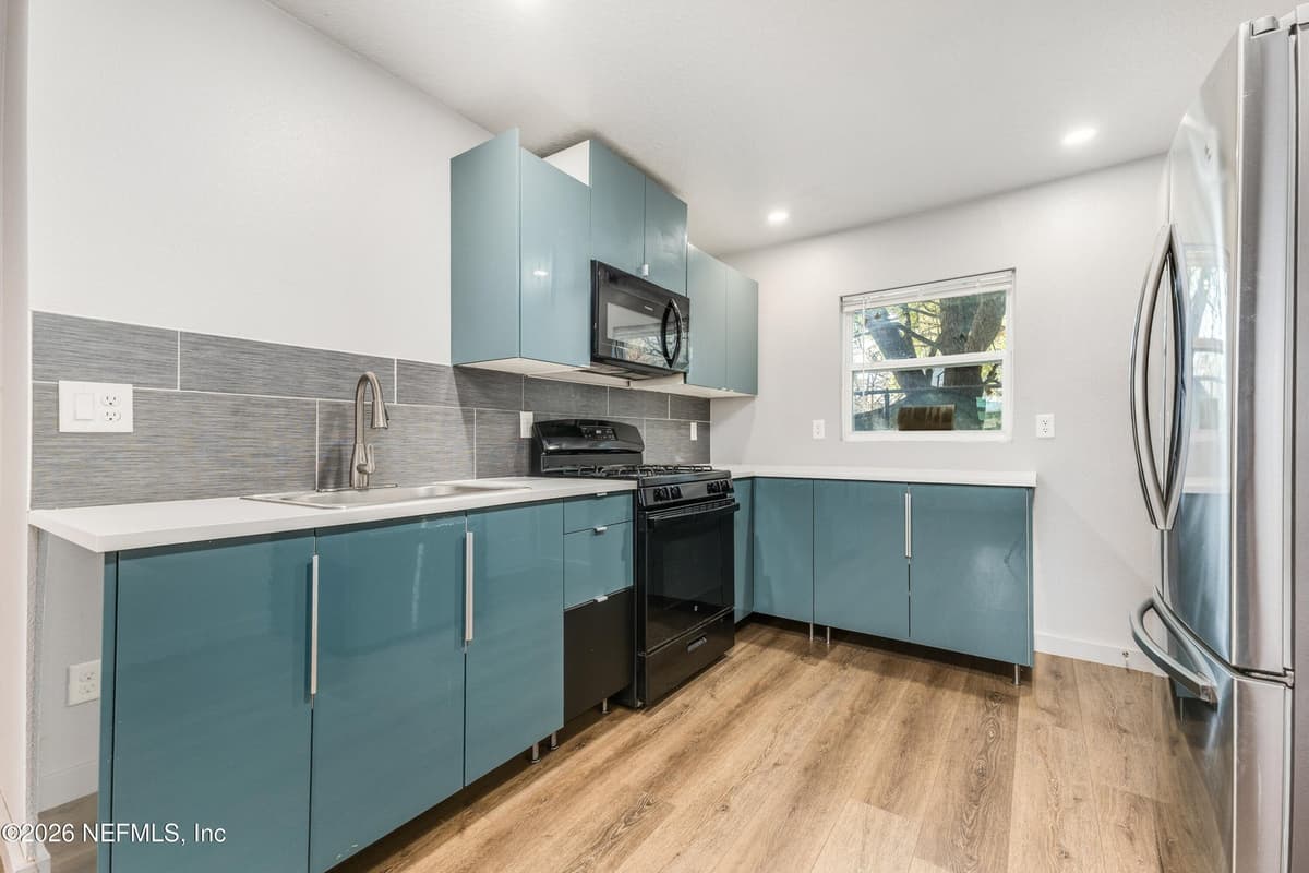 231 E 16TH Street, Jacksonville, FL 32206 3