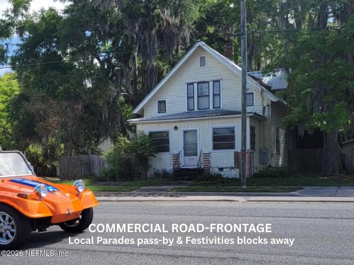 216 N SUMMIT Street, Crescent City, FL 32112 2