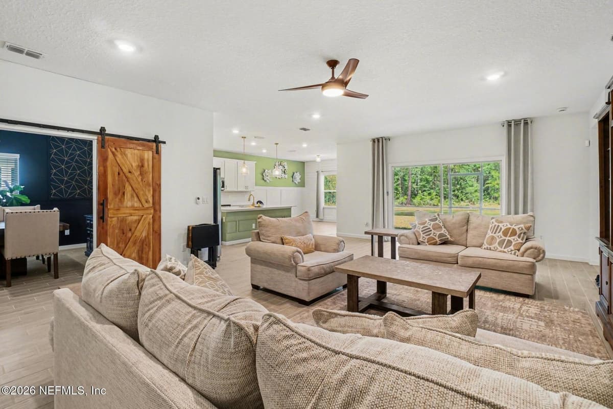 1712 LACHLAN Circle, Jacksonville, FL 32218 3