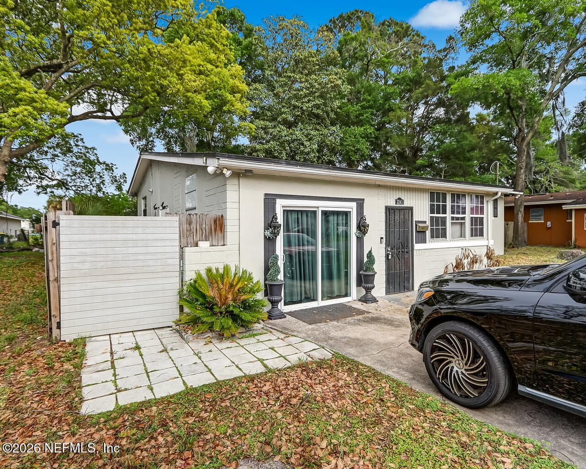 3241 CARIBBEAN Drive, Jacksonville, FL 32277 3
