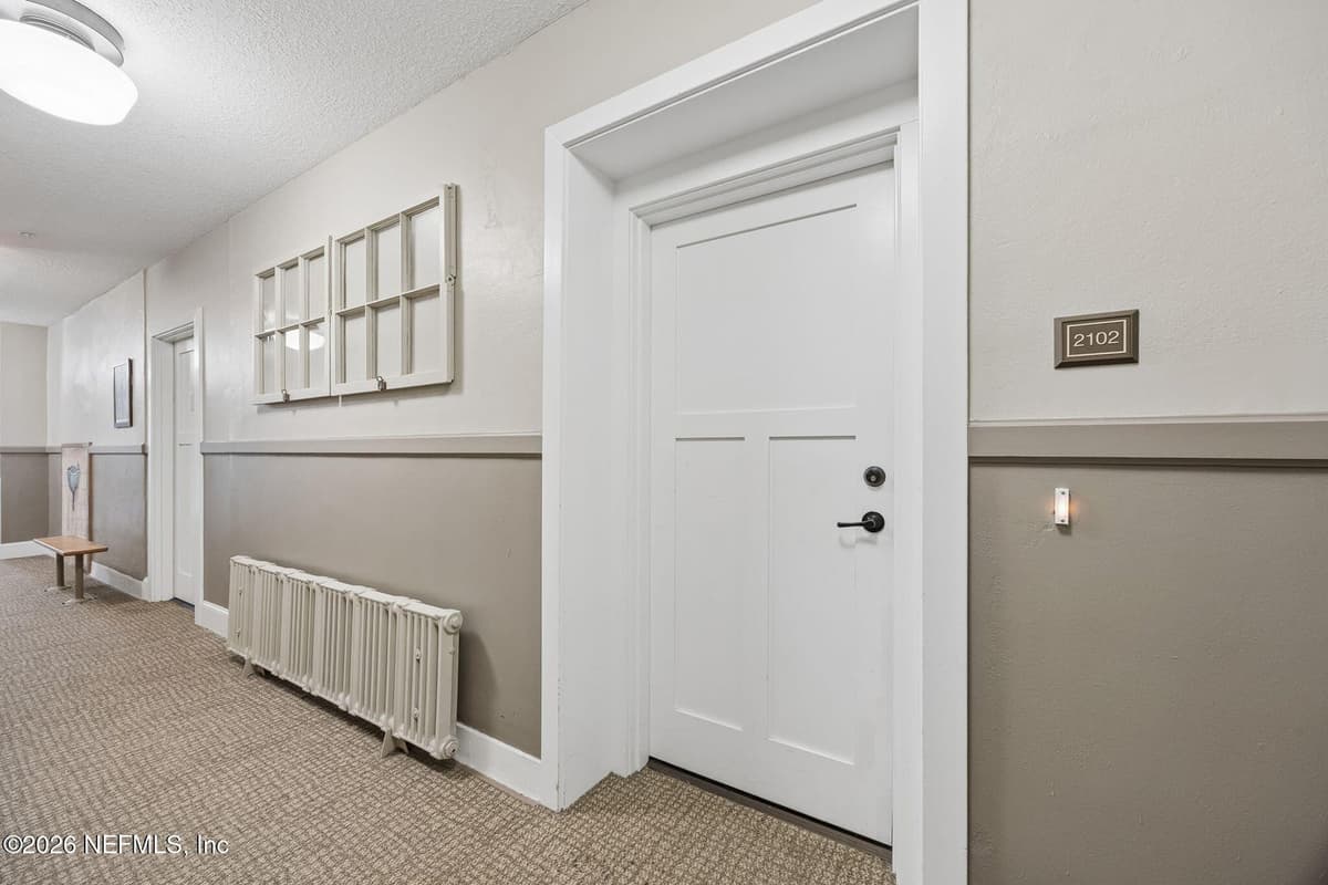 2525 COLLEGE Street 2102, Jacksonville, FL 32204 2