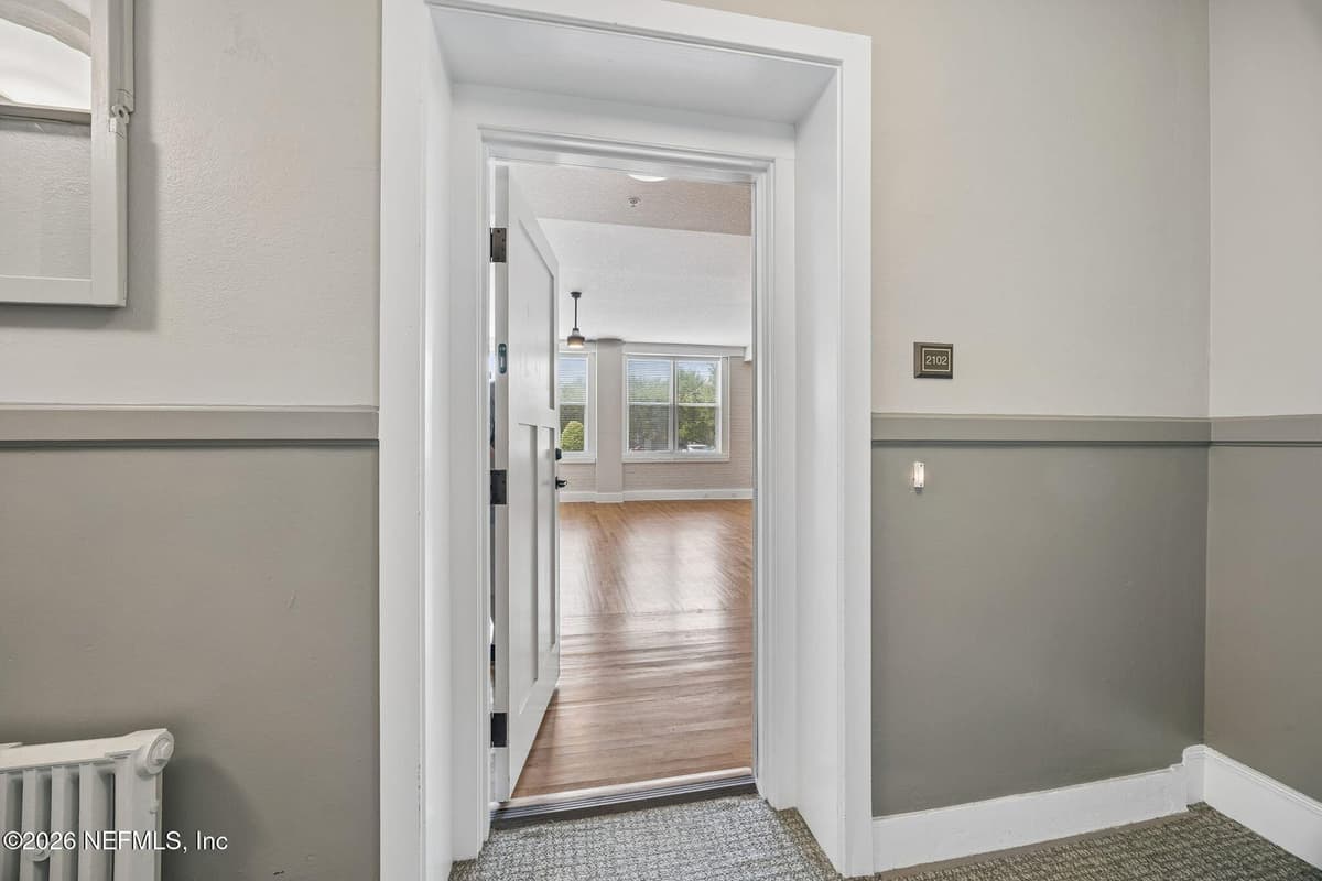 2525 COLLEGE Street 2102, Jacksonville, FL 32204 3