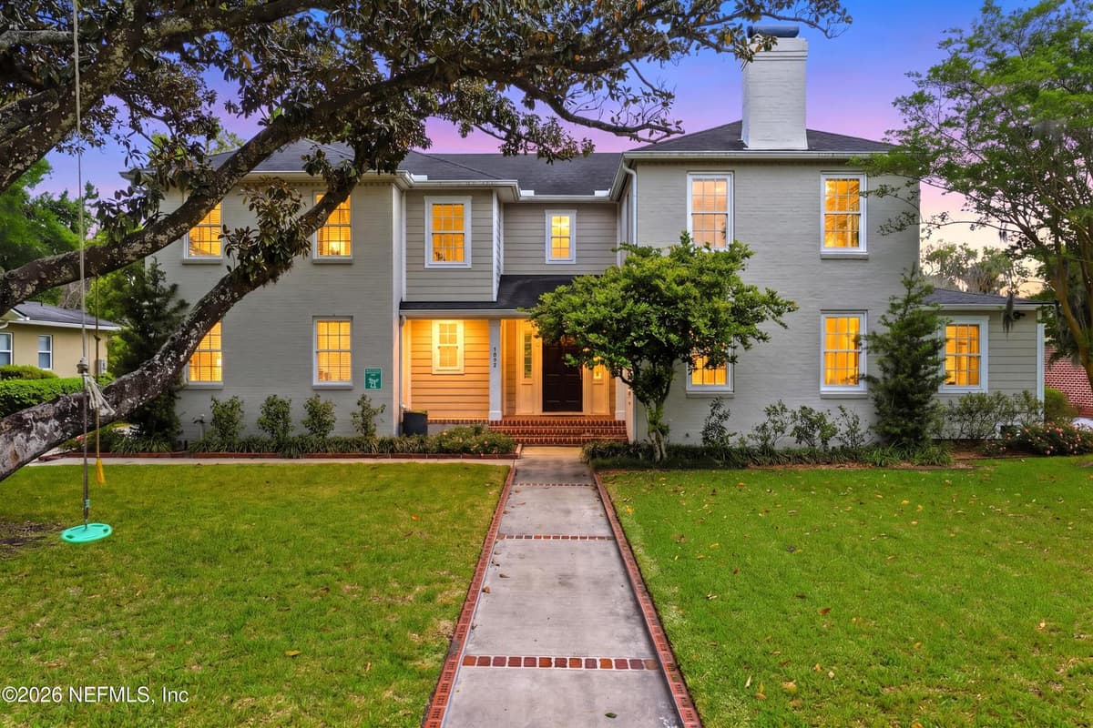 1052 HOLLY Lane, Jacksonville, FL 32207 2