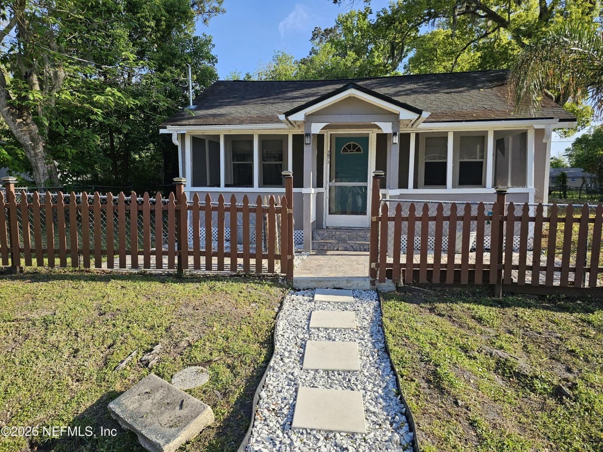 3072 BESSENT Road, Jacksonville, FL 32218 2