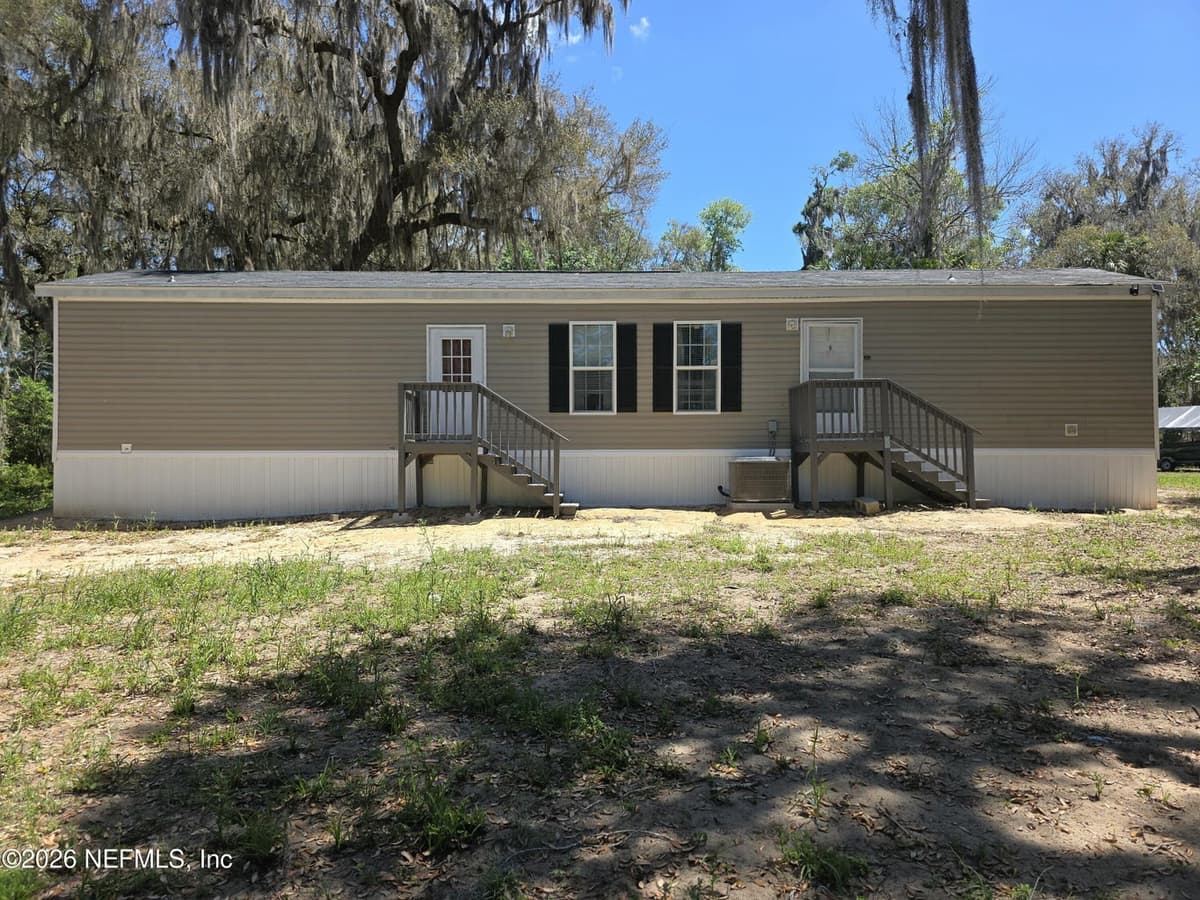 106 W MANITOBA Street, Florahome, FL 32140 2