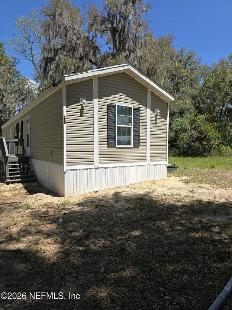 106 W MANITOBA Street, Florahome, FL 32140 3