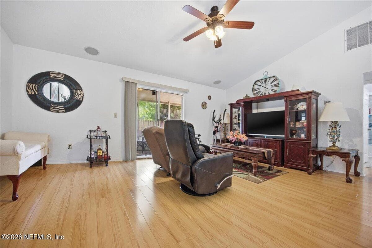 8139 FIELDSIDE Drive W, Jacksonville, FL 32244 3