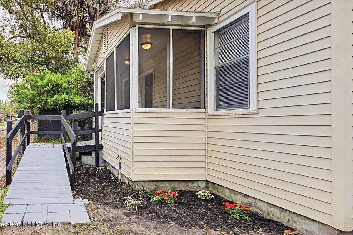 628 18TH Street, Jacksonville, FL 32206 3