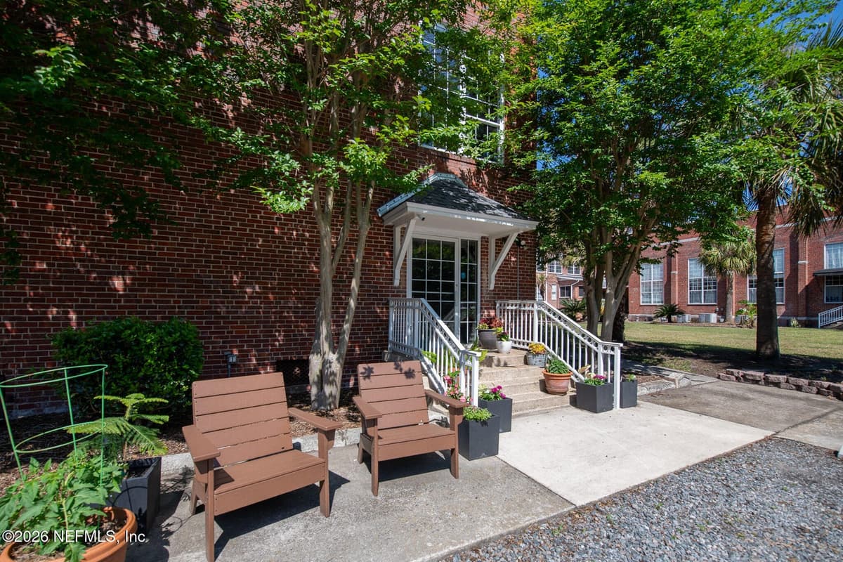 1951 N MARKET Street 1, Jacksonville, FL 32206 2