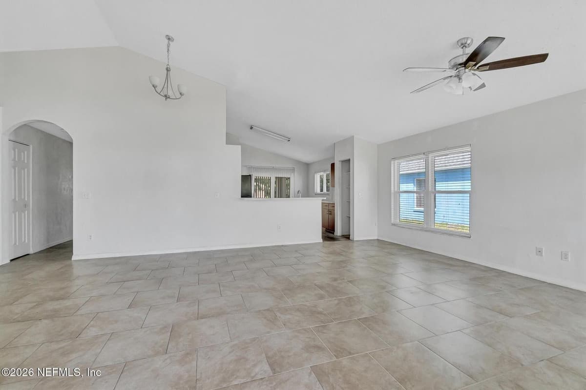 646 WHITEHALL Street, Daytona Beach, FL 32114 3