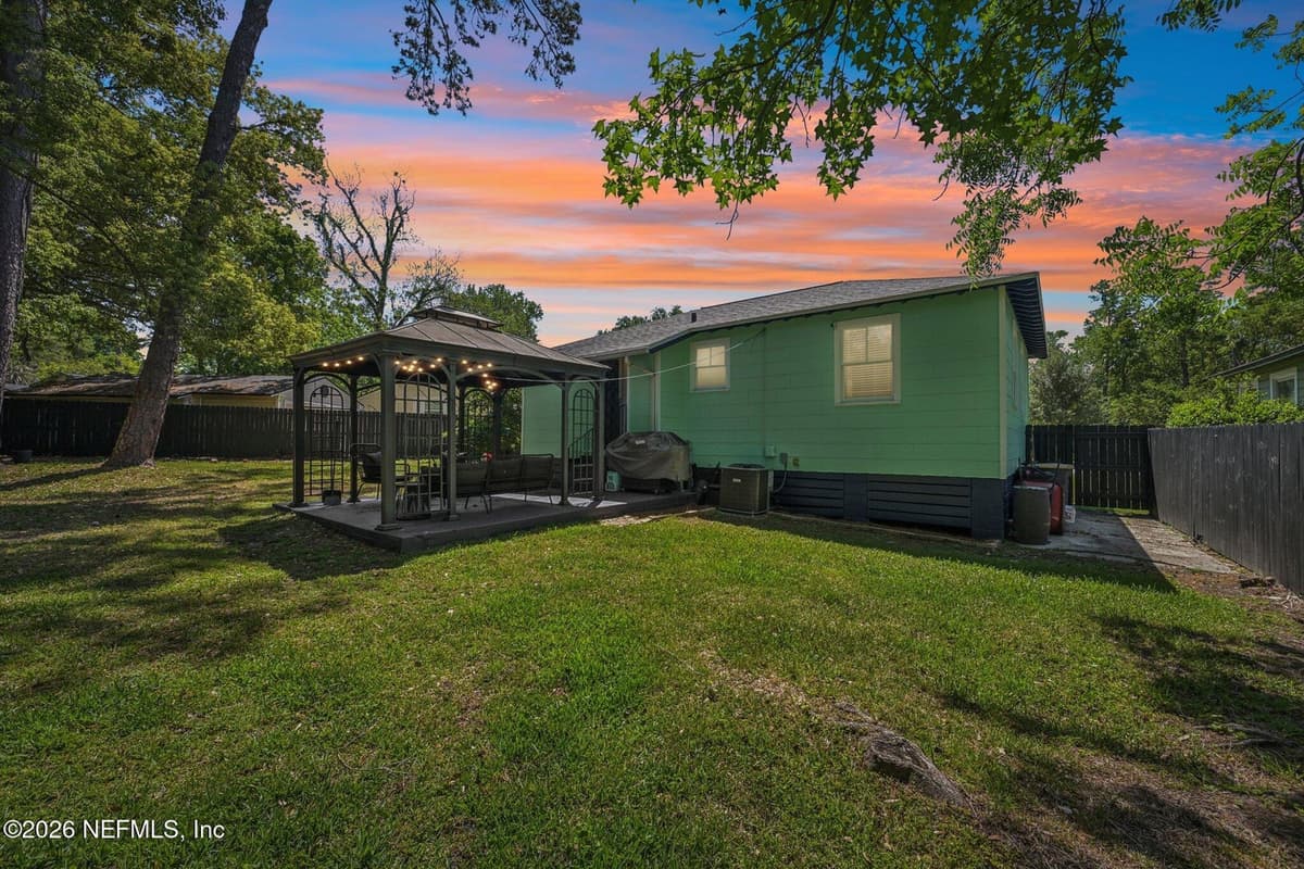 1315 AZALEA Drive, Jacksonville, FL 32205 3