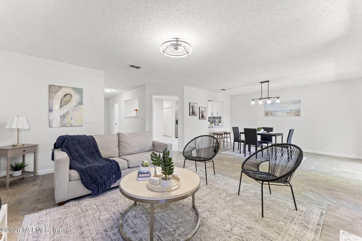 4047 LAURELWOOD Drive, Jacksonville, FL 32257 3