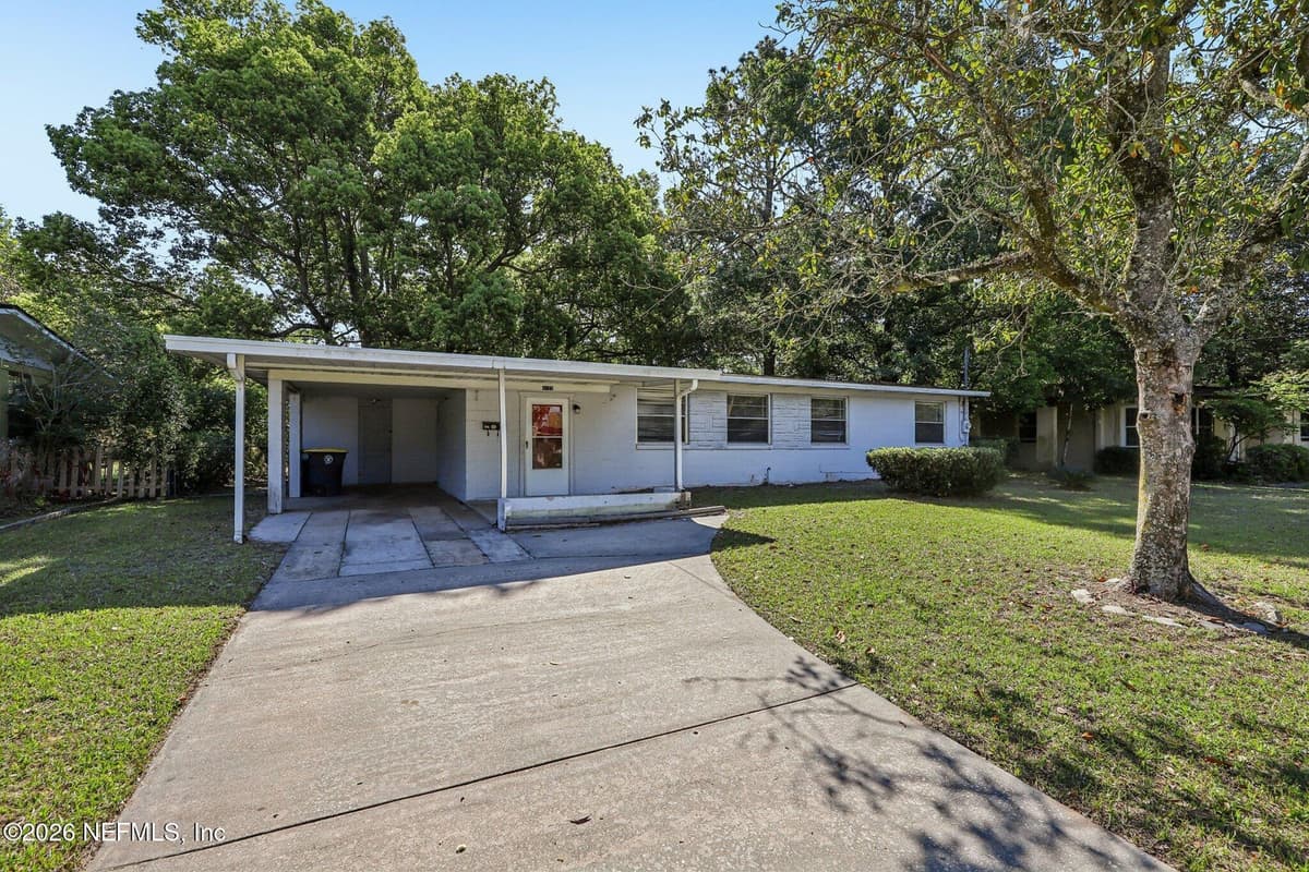 3827 COLEBROOKE Drive, Jacksonville, FL 32210 2