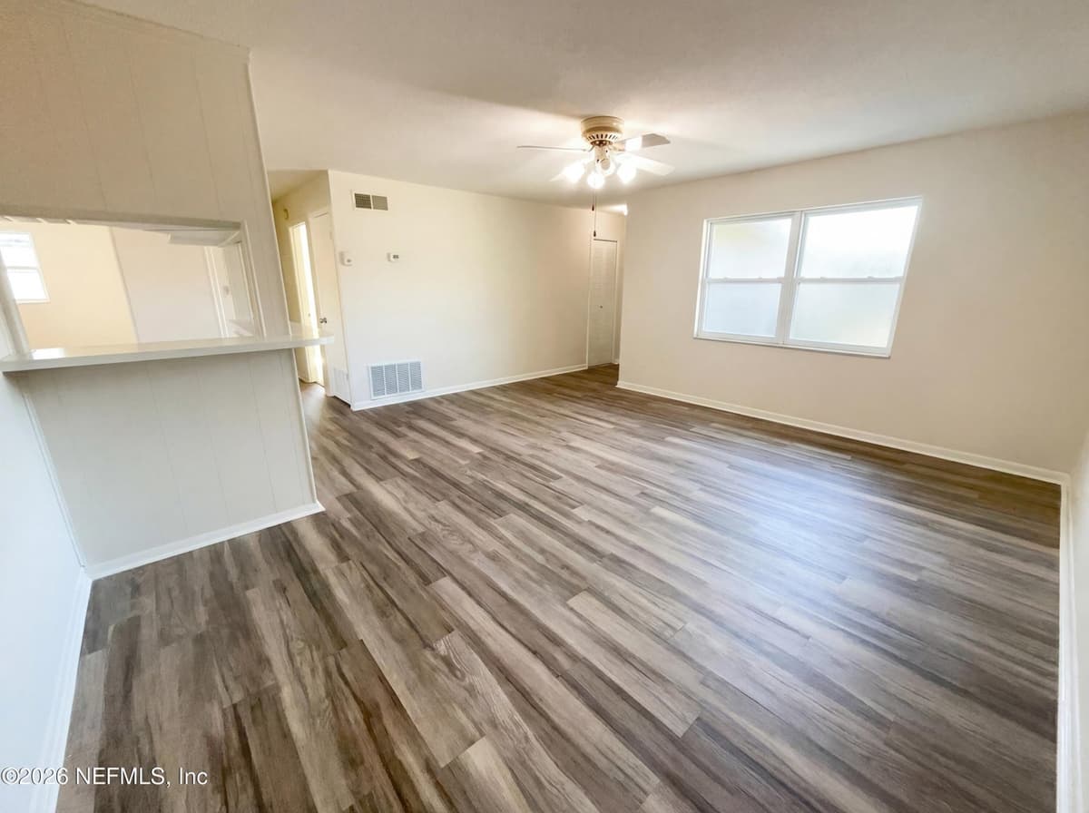 6065 CAPRICE Drive, Jacksonville, FL 32244 3