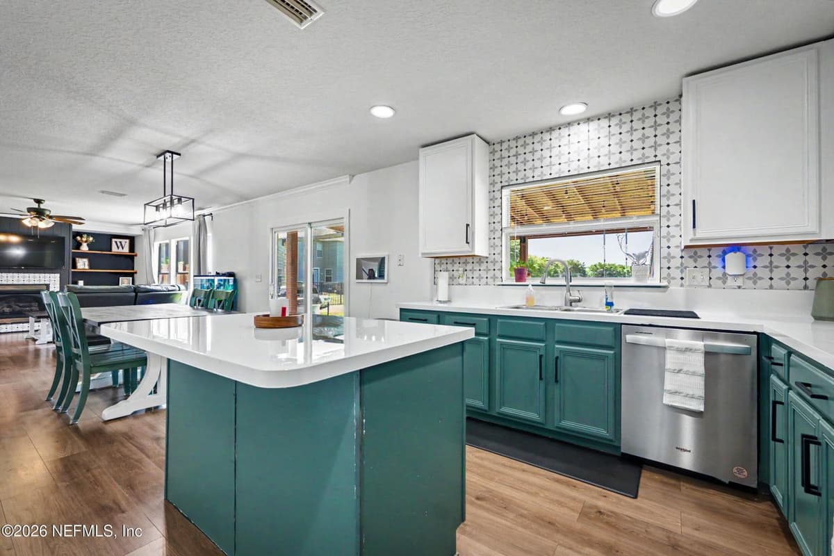 4003 CEDAR BLUFF Lane, Jacksonville, FL 32226 3