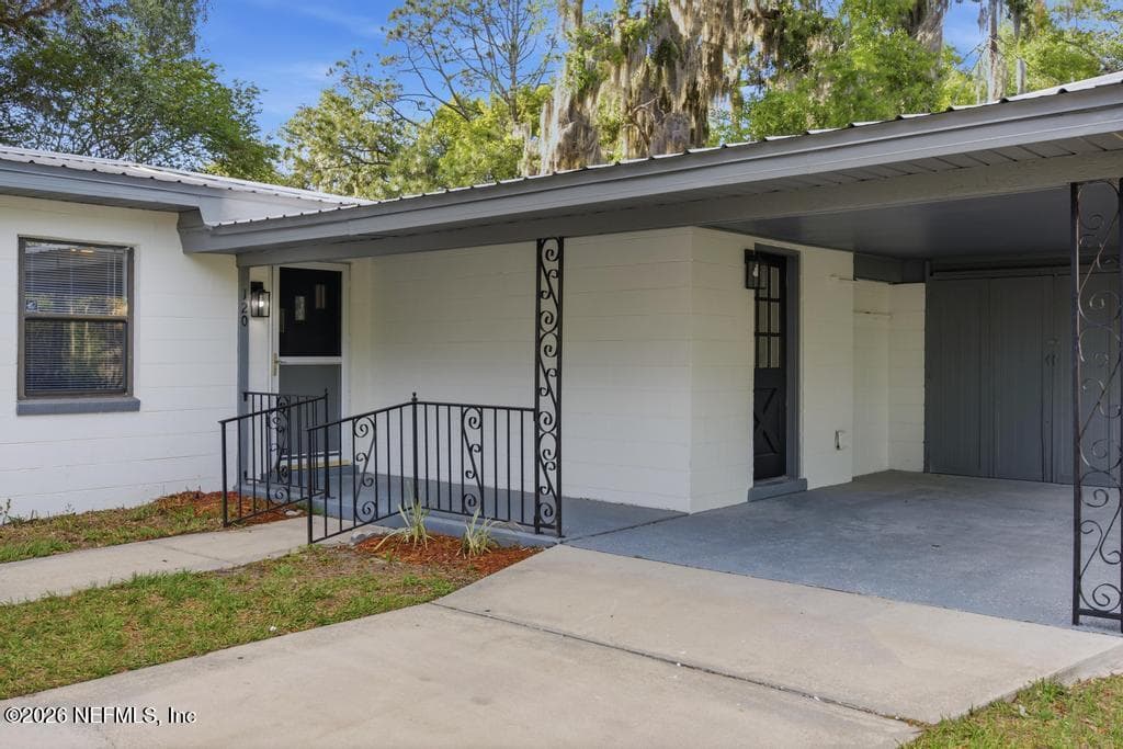 120 E OAK HILL Drive, Palatka, FL 32177 2