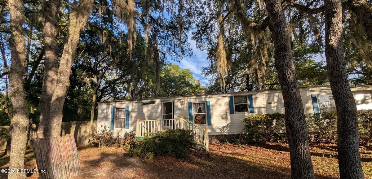 105 ILLINOIS Drive, Satsuma, FL 32189 2