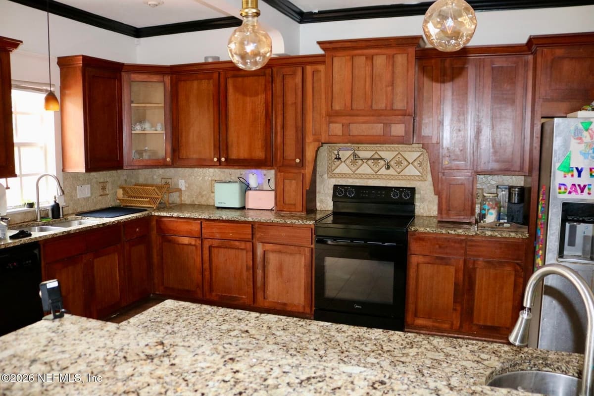1642 WALNUT Street, Jacksonville, FL 32206 3
