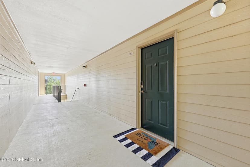 7800 POINT MEADOWS Drive 1233, Jacksonville, FL 32256