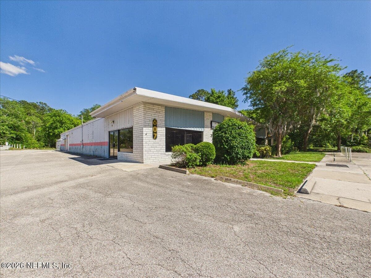 607 N PALM Avenue, Palatka, FL 32177 3