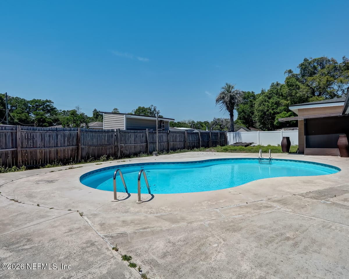 3922 EDIDIN Drive, Jacksonville, FL 32277 2