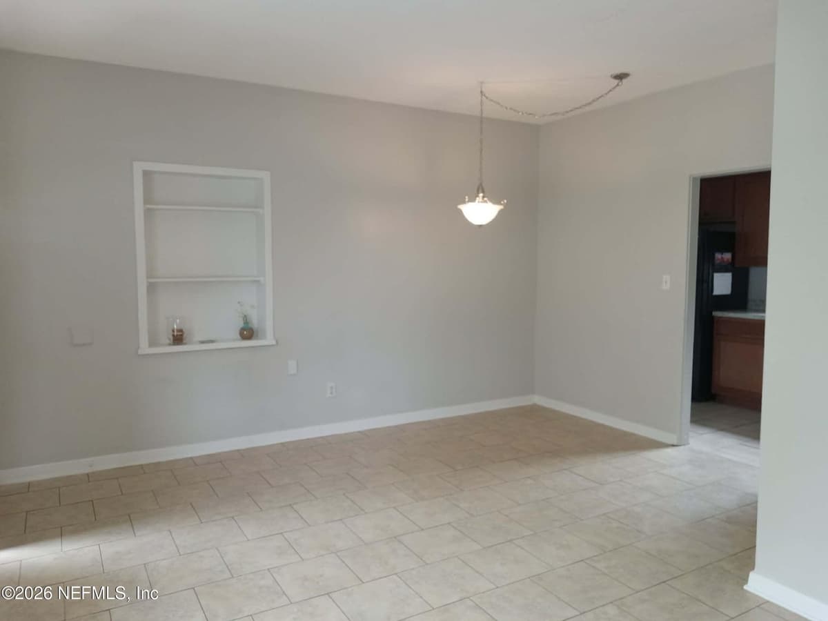 5527 GRAYWOOD Road, Jacksonville, FL 32207 3