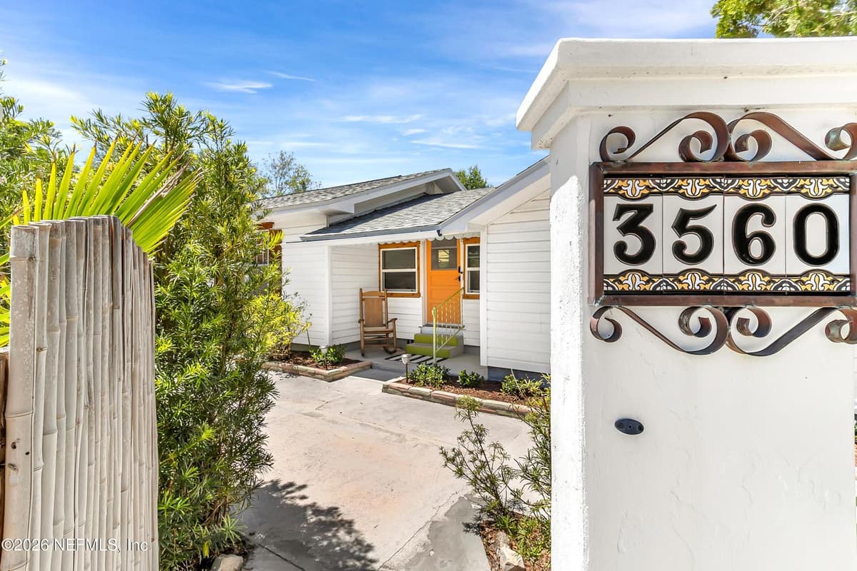 3560 MARTIN Avenue, Mount Dora, FL 32757 3