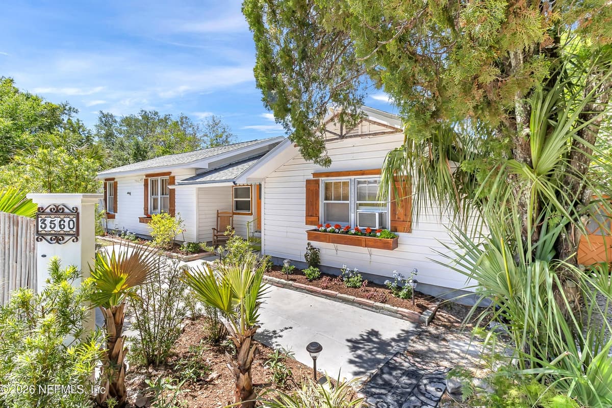 3560 MARTIN Avenue, Mount Dora, FL 32757 2