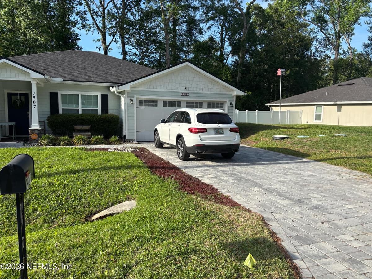 7507 HILSDALE Road, Jacksonville, FL 32216 2