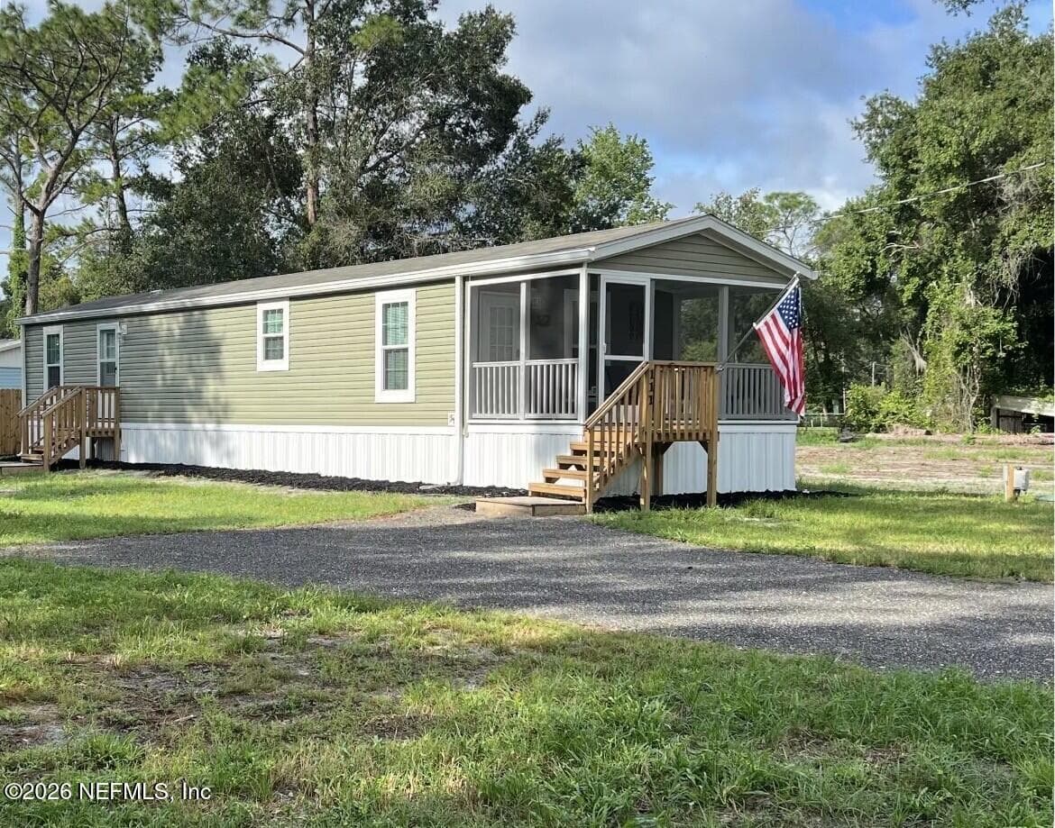 111 & 113 WATEROAK Road, Satsuma, FL 32189