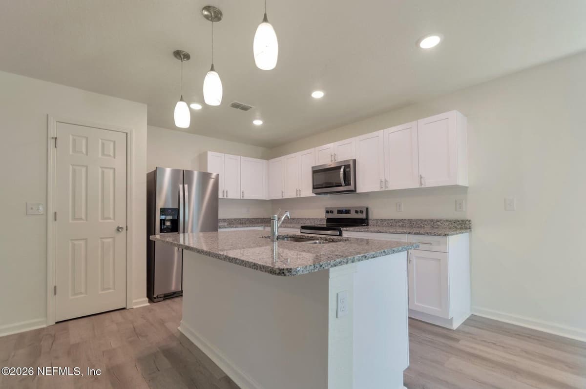 9162 4TH Avenue, Jacksonville, FL 32208 3