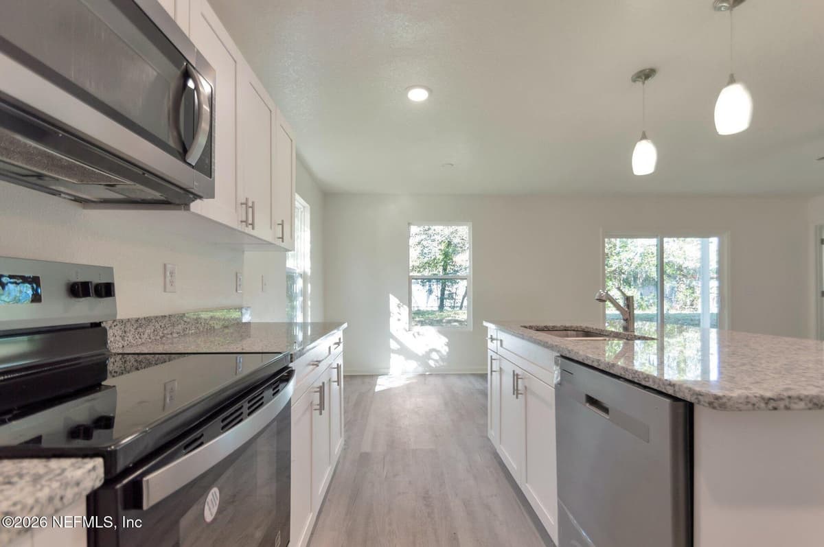 9162 4TH Avenue, Jacksonville, FL 32208 2