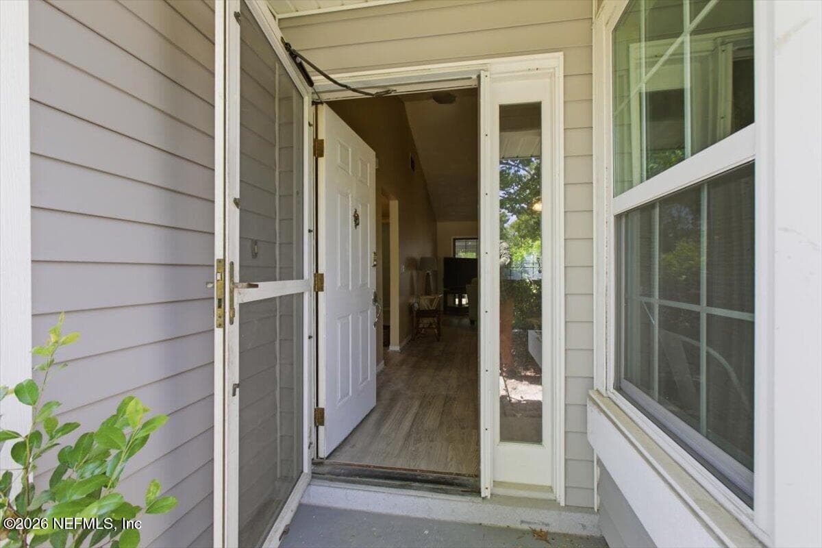 8062 LOCH LOMOND Lane, Jacksonville, FL 32244 2