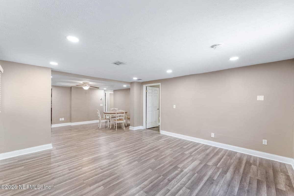 10501 WOOSTER Drive, Jacksonville, FL 32218 3