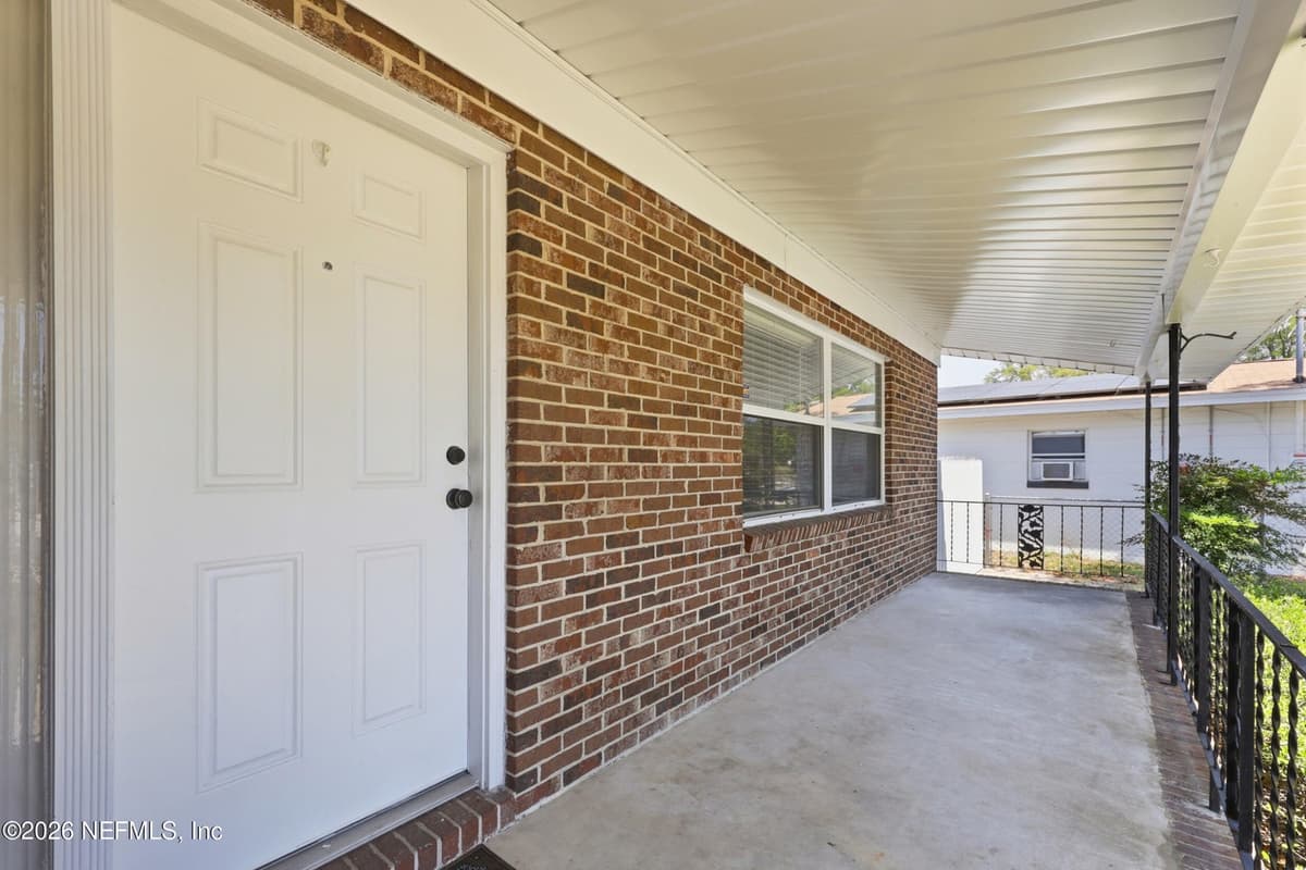 5855 W JAGUAR Drive, Jacksonville, FL 32244 2