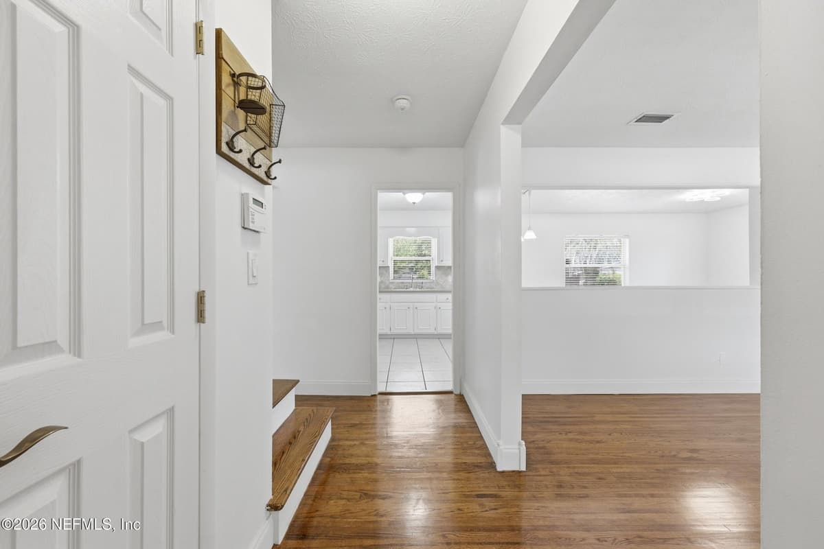 5855 W JAGUAR Drive, Jacksonville, FL 32244 3
