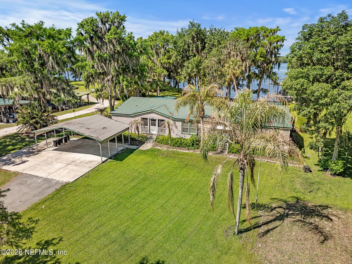 105 S LAKE GEORGE Drive, Georgetown, FL 32139 2