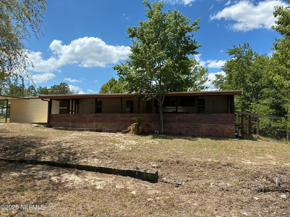 636 UNION Avenue, Interlachen, FL 32148 3