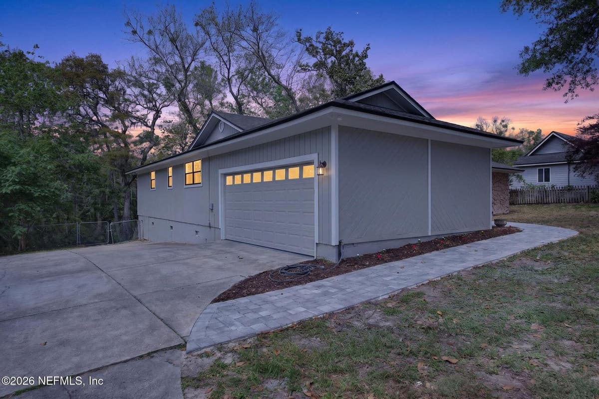 2118 IVYLGAIL Drive S, Jacksonville, FL 32225 3