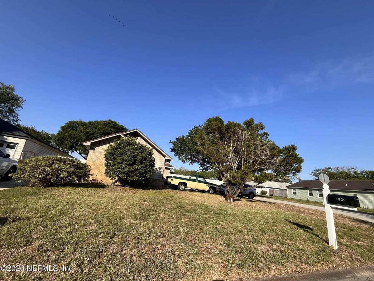 1829 ASHMORE GREEN Drive, Jacksonville, FL 32246 2