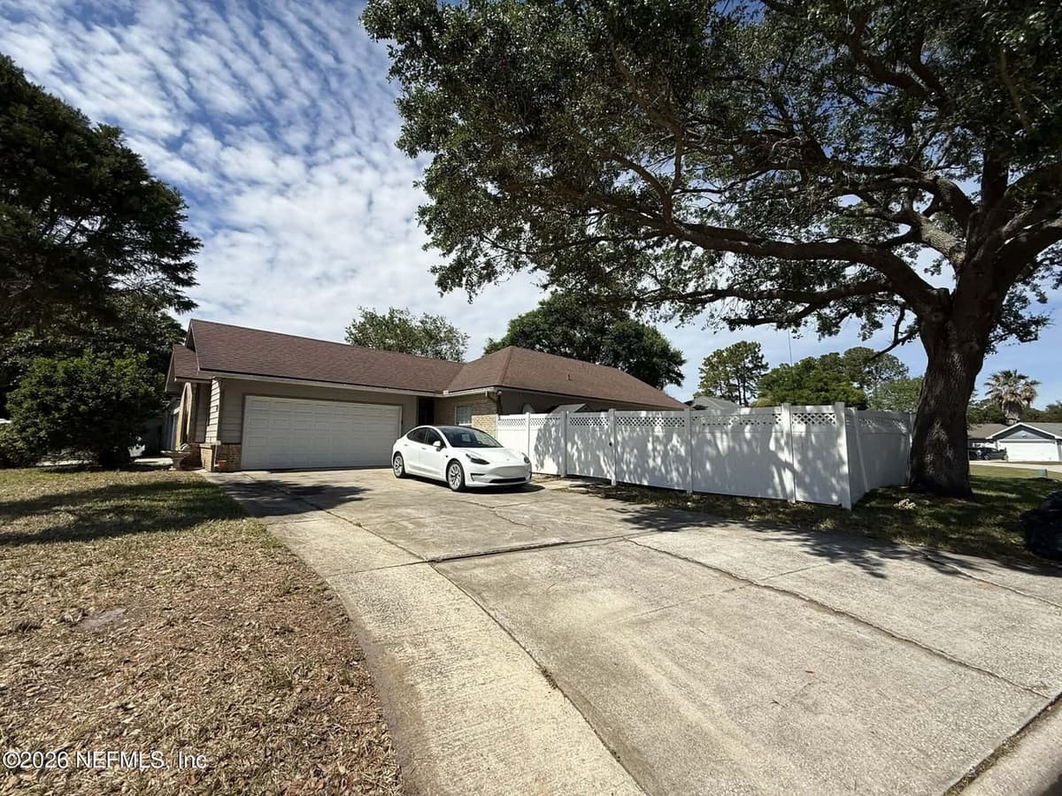 1829 ASHMORE GREEN Drive, Jacksonville, FL 32246 3